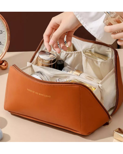 Вместительная дорожная косметичка - Make Up Bag Вместительная дорожная косметичка - Make Up Bag