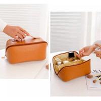 Містка дорожня косметичка - Make Up Bag (коричнева)