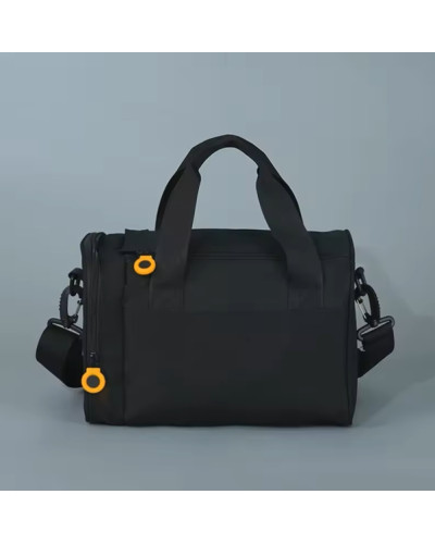 Легка спортивна сумка через плече 32 × 18 см чорний